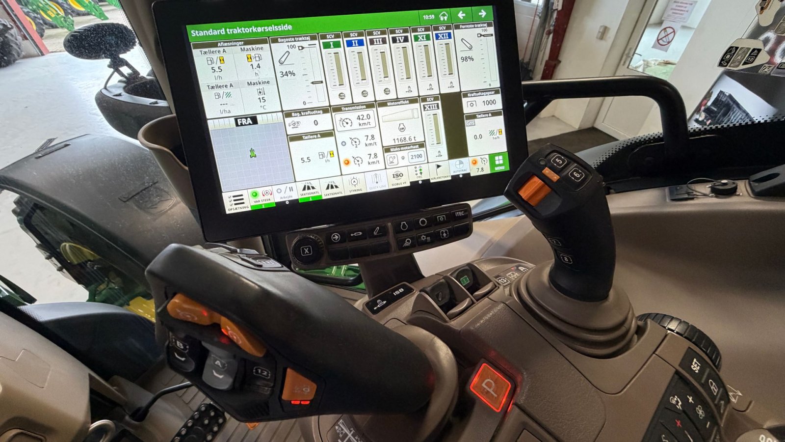 Traktor of the type John Deere 6R155 KUN 1100 TIMER, COMMANDPRO OG GEN5 SKÆRM!, Gebrauchtmaschine in Nørager (Picture 16)