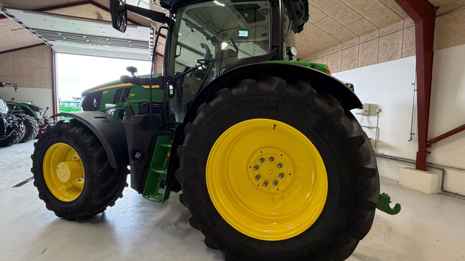 Traktor of the type John Deere 6R155 KUN 1100 TIMER, COMMANDPRO OG GEN5 SKÆRM!, Gebrauchtmaschine in Nørager (Picture 4)