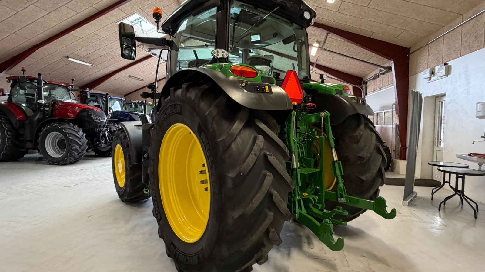 Traktor of the type John Deere 6R155 KUN 1100 TIMER, COMMANDPRO OG GEN5 SKÆRM!, Gebrauchtmaschine in Nørager (Picture 5)