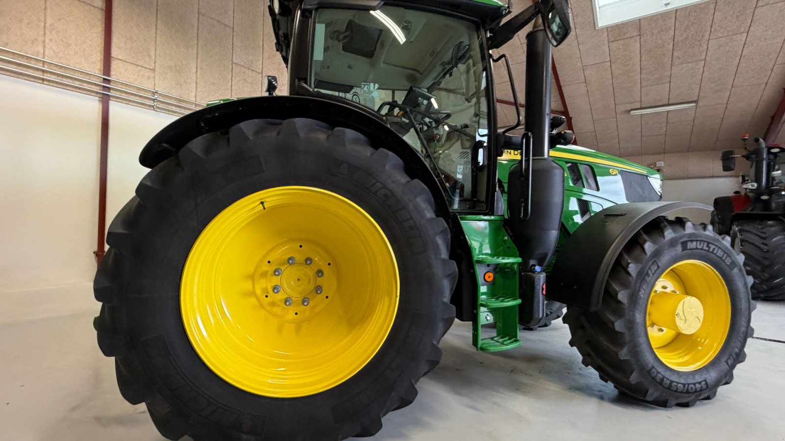 Traktor of the type John Deere 6R155 KUN 1100 TIMER, COMMANDPRO OG GEN5 SKÆRM!, Gebrauchtmaschine in Nørager (Picture 9)