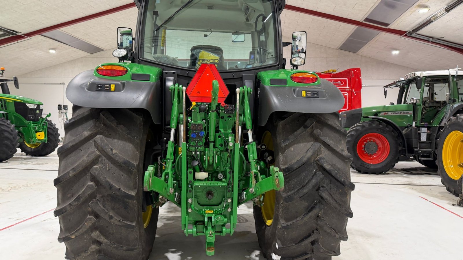 Traktor of the type John Deere 6R155 KUN 1200 TIMER OG GEN5 SKÆRM!, Gebrauchtmaschine in Nørager (Picture 16)