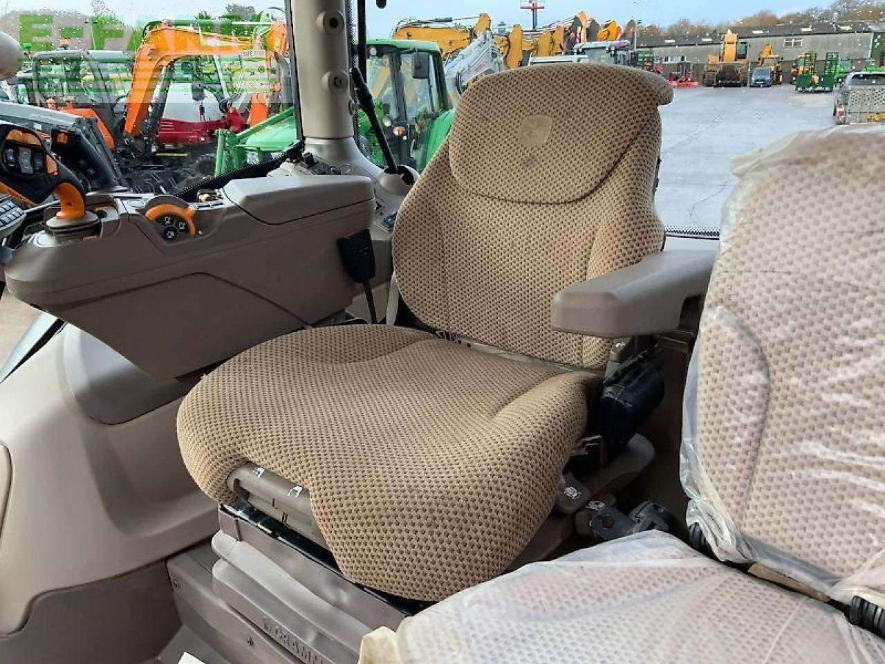 Traktor typu John Deere 6r155 tractor, Gebrauchtmaschine v SHAFTESBURY (Obrázok 19)