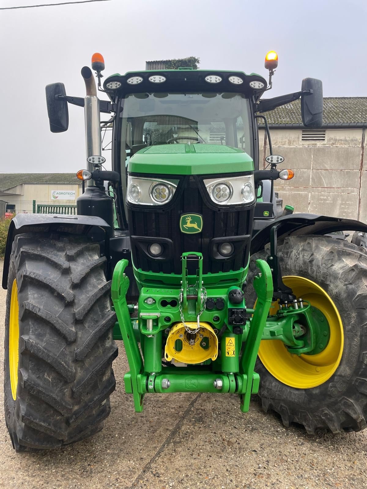 Traktor типа John Deere 6R155, Gebrauchtmaschine в BOSC LE HARD (Фотография 3)