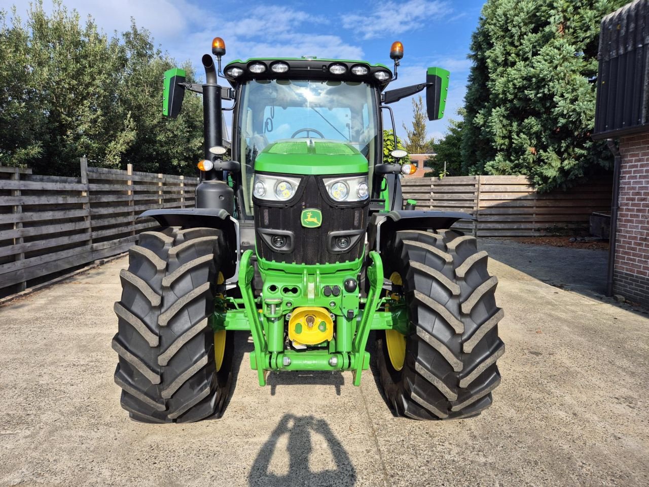 Traktor типа John Deere 6R165, Gebrauchtmaschine в Schijf (Фотография 2)