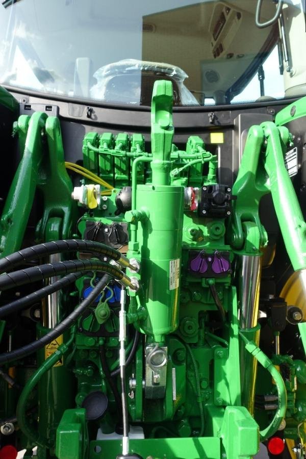 Traktor типа John Deere 6R185 CommandPro, Gebrauchtmaschine в Sorée (Фотография 10)