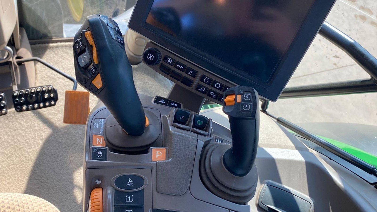 Traktor typu John Deere 6R185 Ny 6R MODEL. Front PTO. GPS StarFire 6000., Gebrauchtmaschine v Kolding (Obrázek 2)