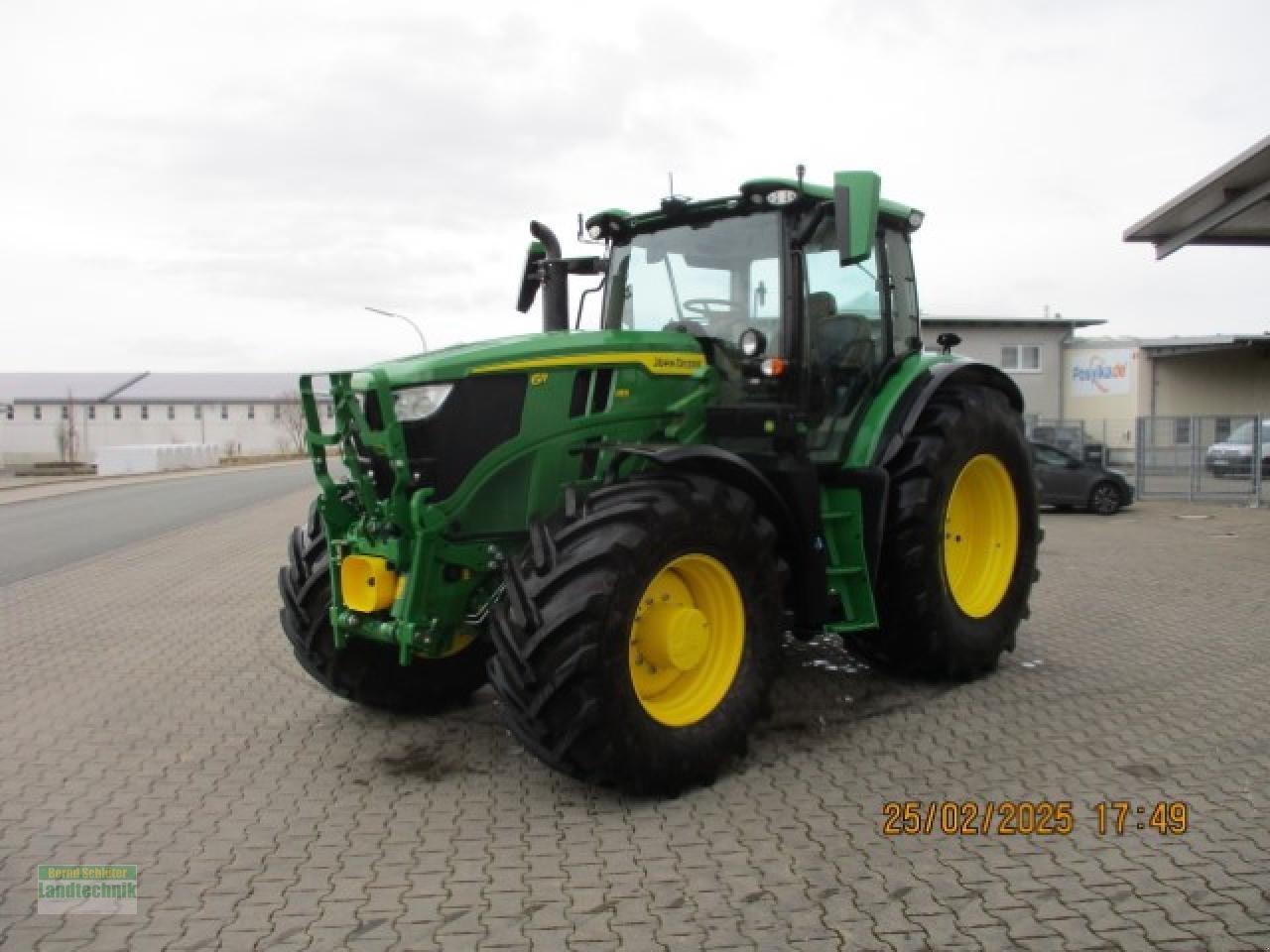 Traktor des Typs John Deere 6R185 Power Gard, Neumaschine in Büren (Bild 1)