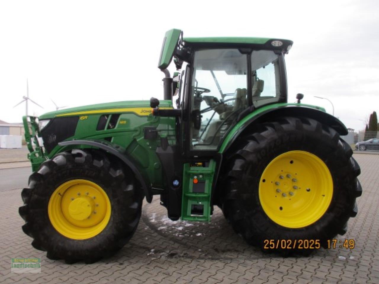 Traktor des Typs John Deere 6R185 Power Gard, Neumaschine in Büren (Bild 2)