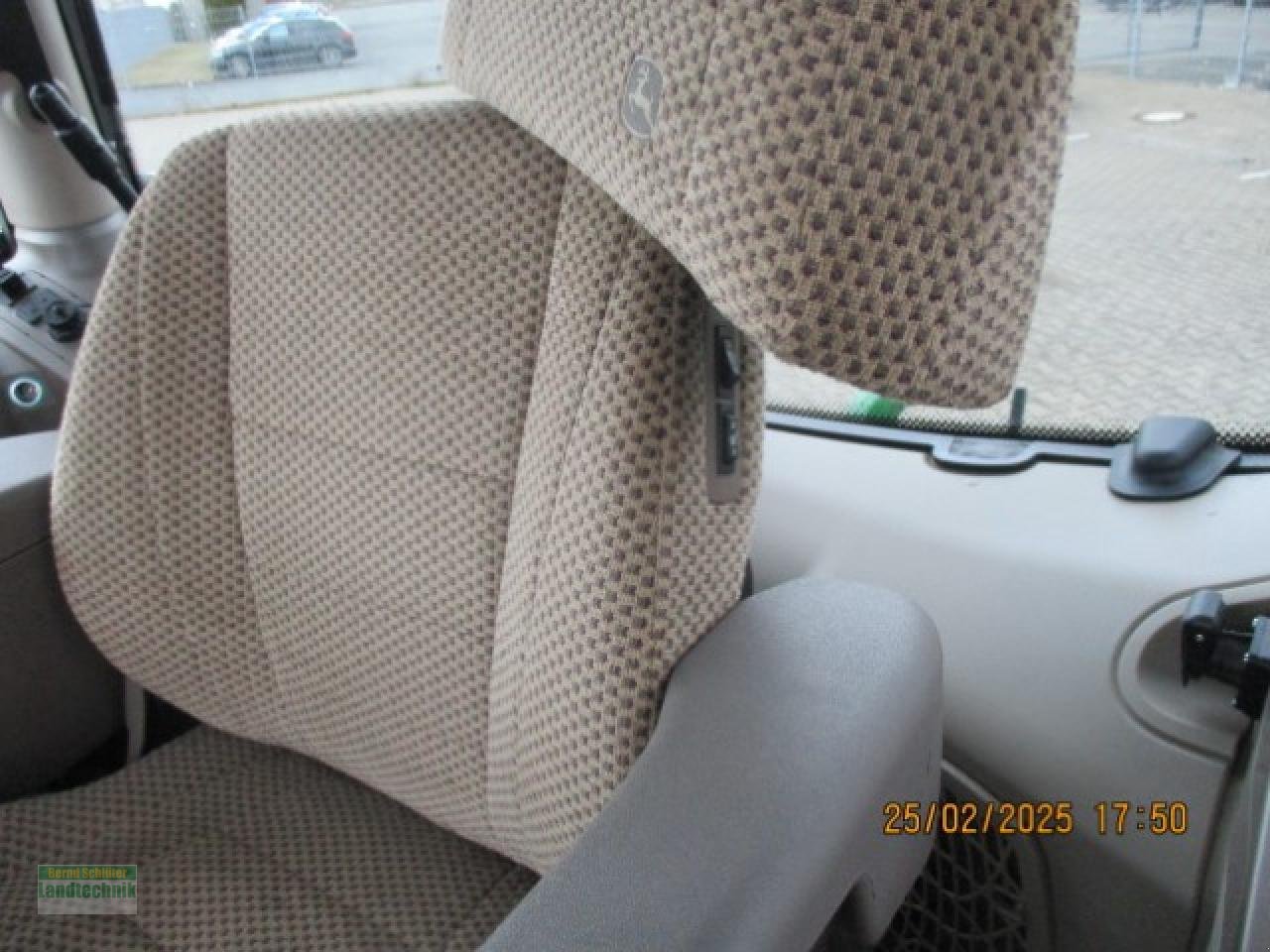 Traktor des Typs John Deere 6R185 Power Gard, Neumaschine in Büren (Bild 12)