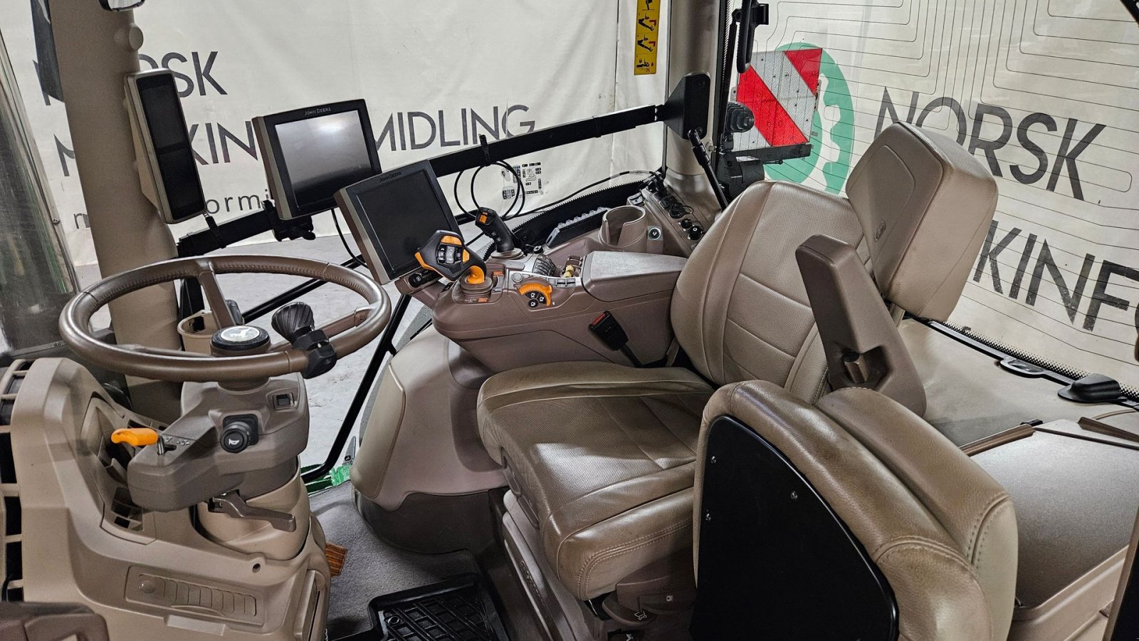 Traktor des Typs John Deere 6R185 Ultimate, Gebrauchtmaschine in Ølen (Bild 23)