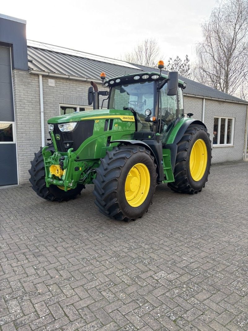 Traktor от тип John Deere 6R185, Gebrauchtmaschine в Staphorst (Снимка 1)