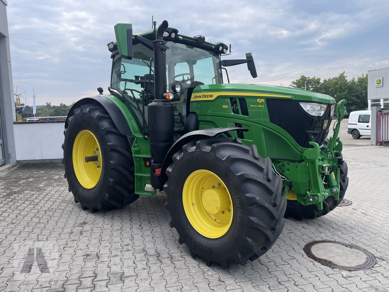 Traktor типа John Deere 6R185, Gebrauchtmaschine в Eggenfelden (Фотография 3)