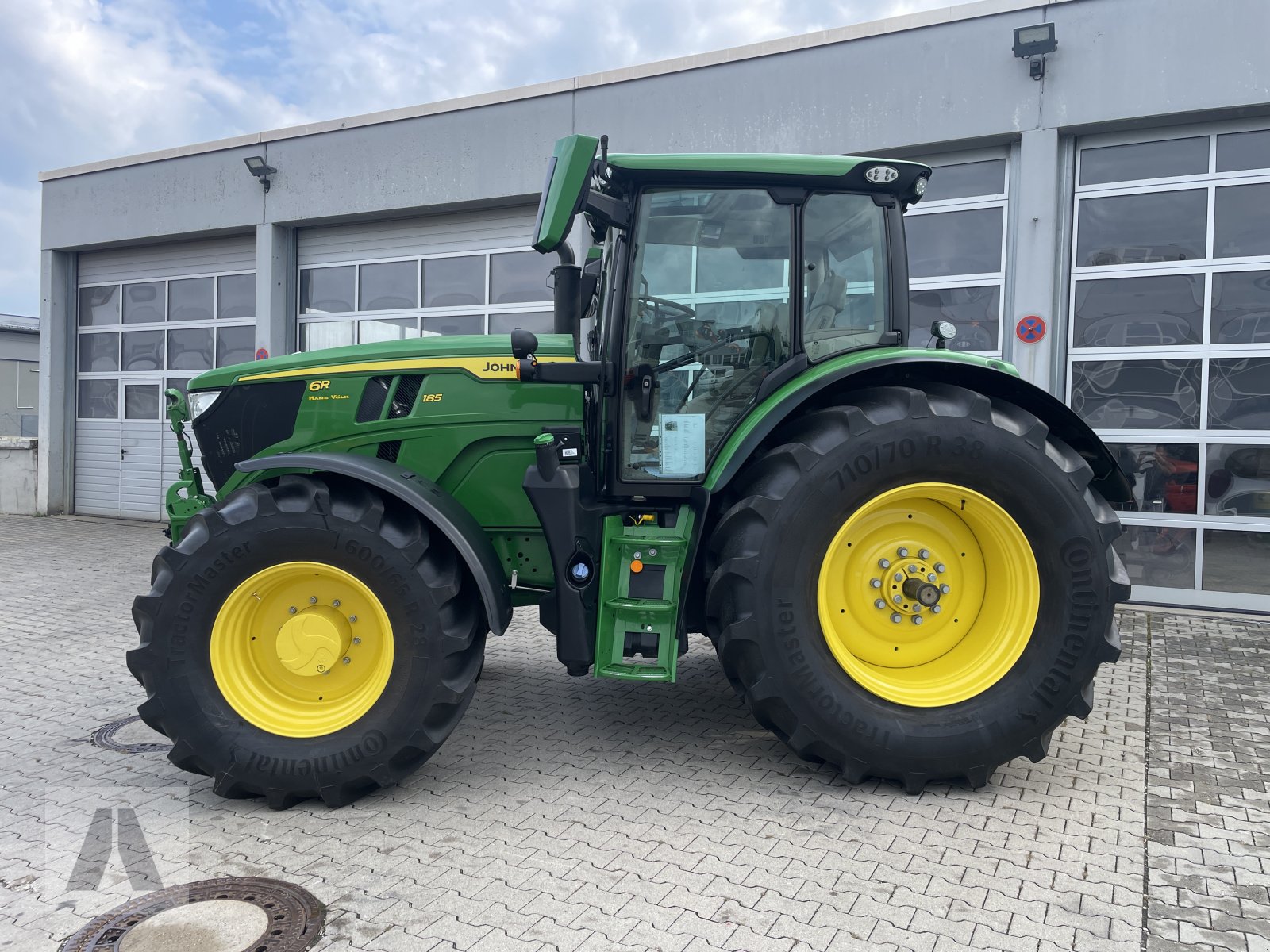 Traktor типа John Deere 6R185, Gebrauchtmaschine в Eggenfelden (Фотография 4)