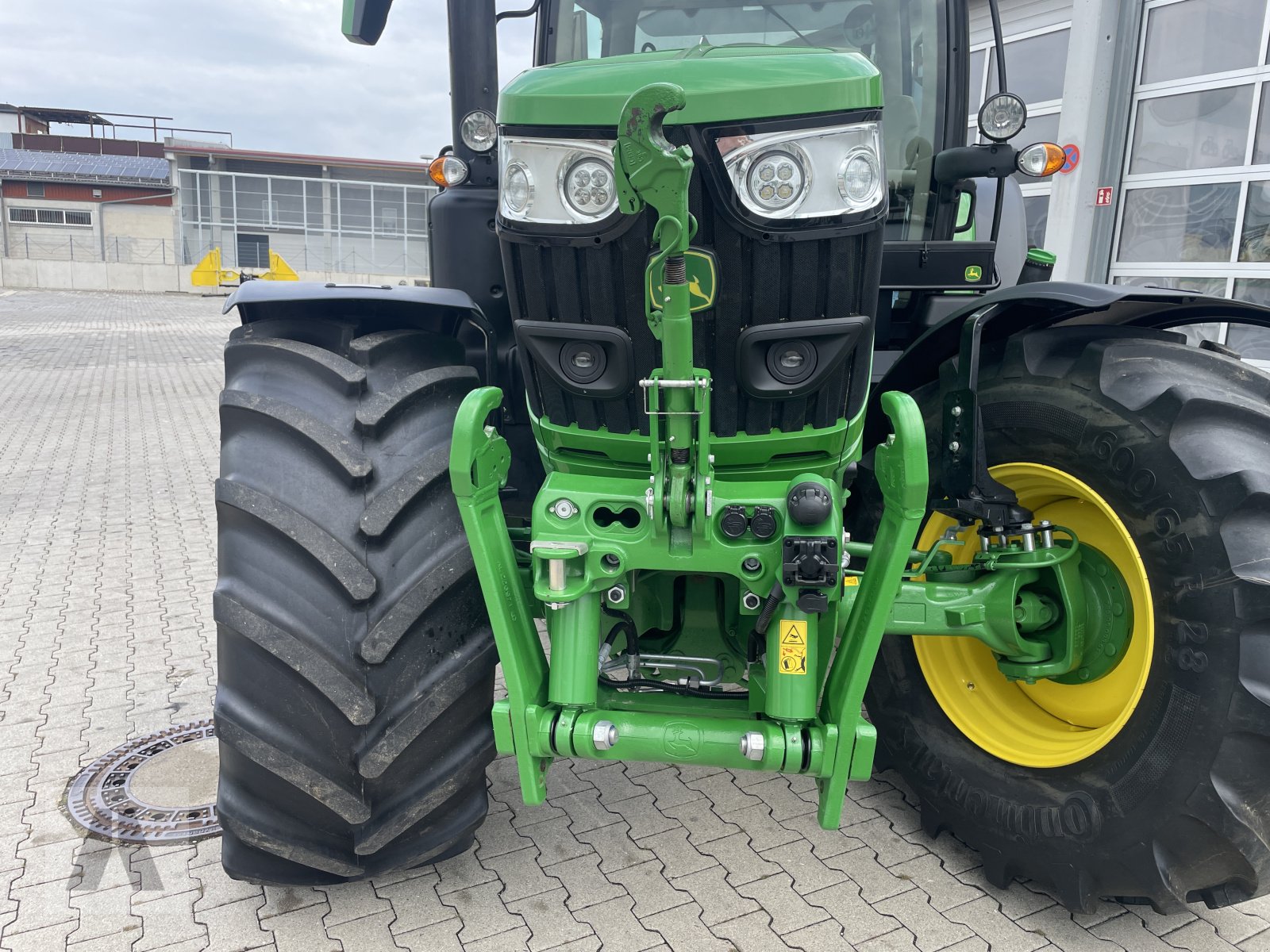 Traktor типа John Deere 6R185, Gebrauchtmaschine в Eggenfelden (Фотография 12)