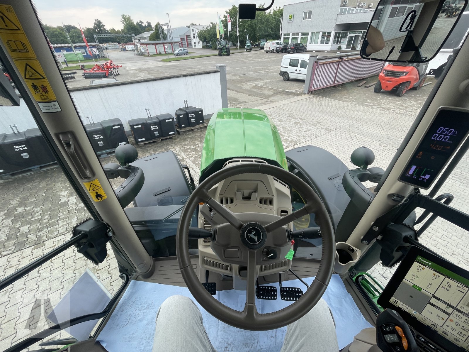 Traktor типа John Deere 6R185, Gebrauchtmaschine в Eggenfelden (Фотография 18)