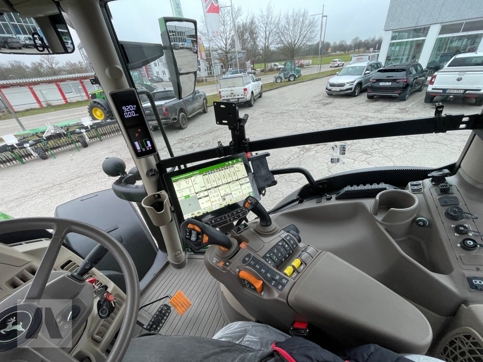 Traktor of the type John Deere 6R185, Gebrauchtmaschine in Eggenfelden (Picture 12)