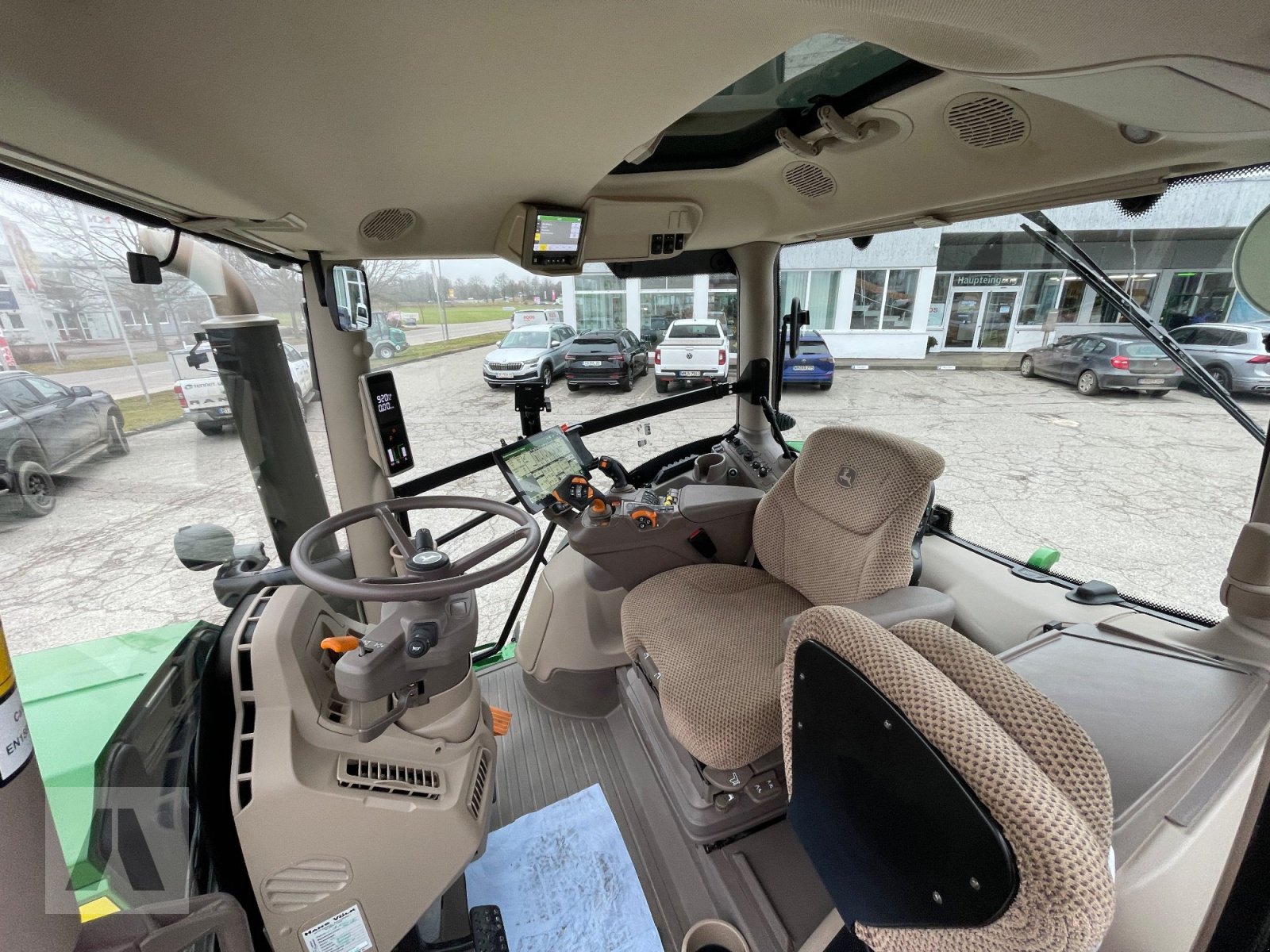 Traktor of the type John Deere 6R185, Gebrauchtmaschine in Eggenfelden (Picture 17)