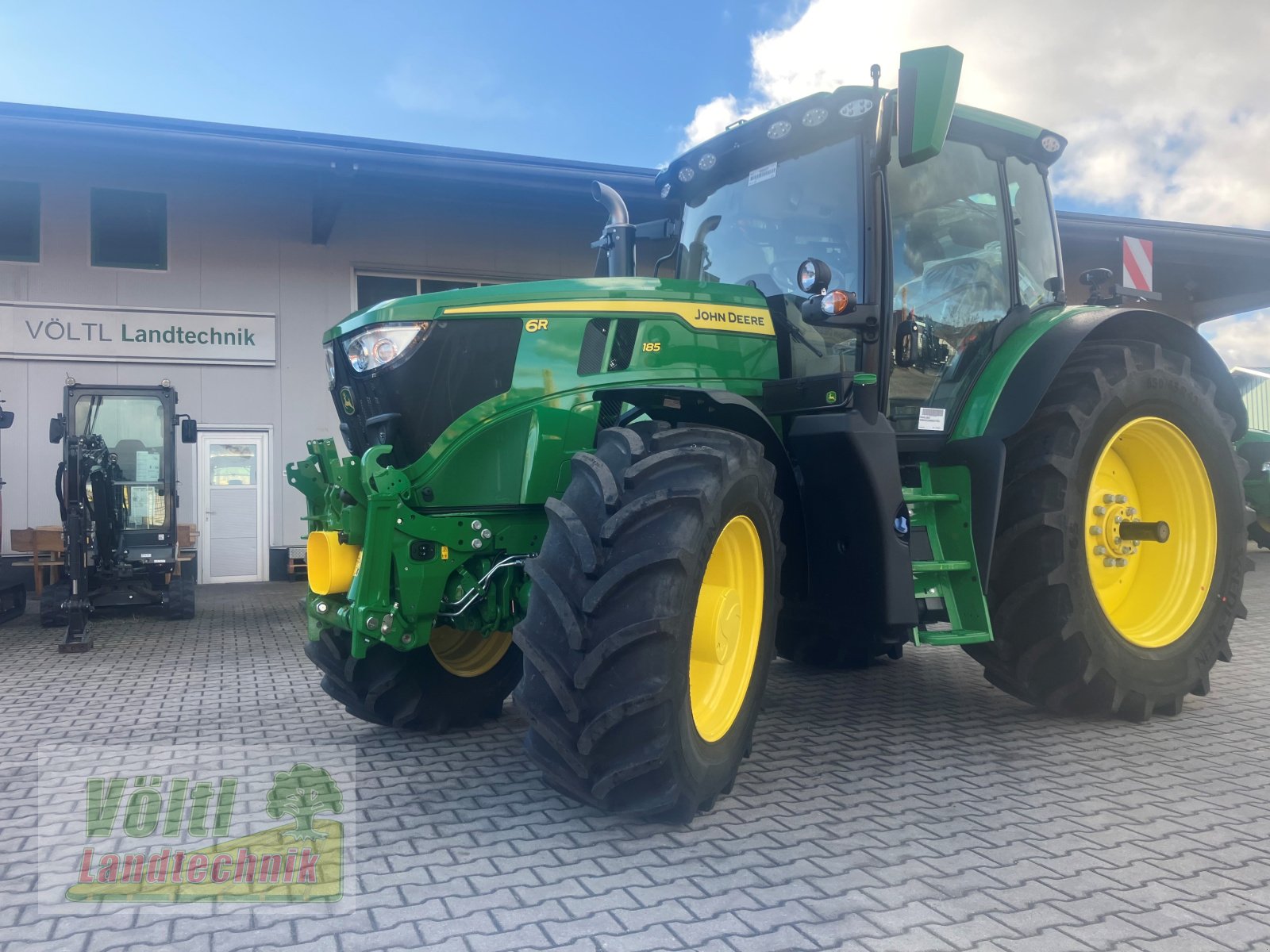 Traktor des Typs John Deere 6R185, Gebrauchtmaschine in Hutthurm bei Passau (Bild 1)