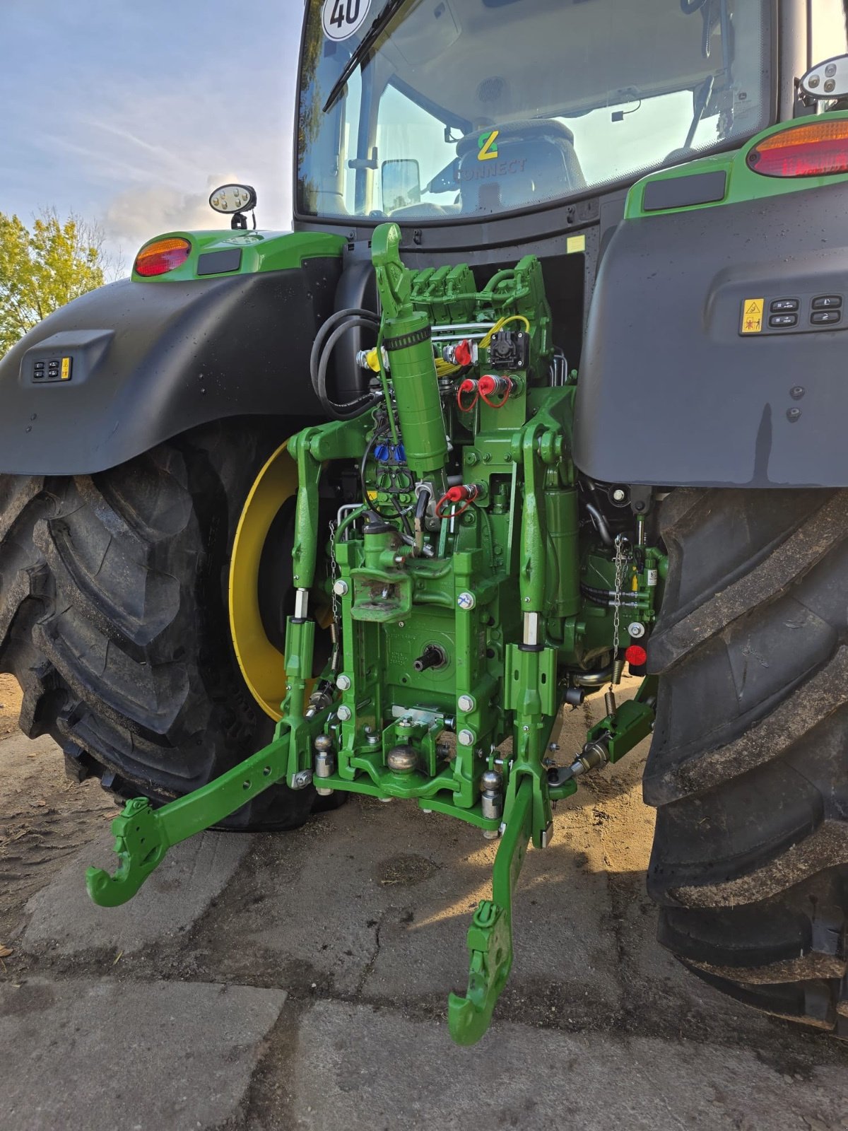Traktor от тип John Deere 6R185, Gebrauchtmaschine в Deining (Снимка 4)