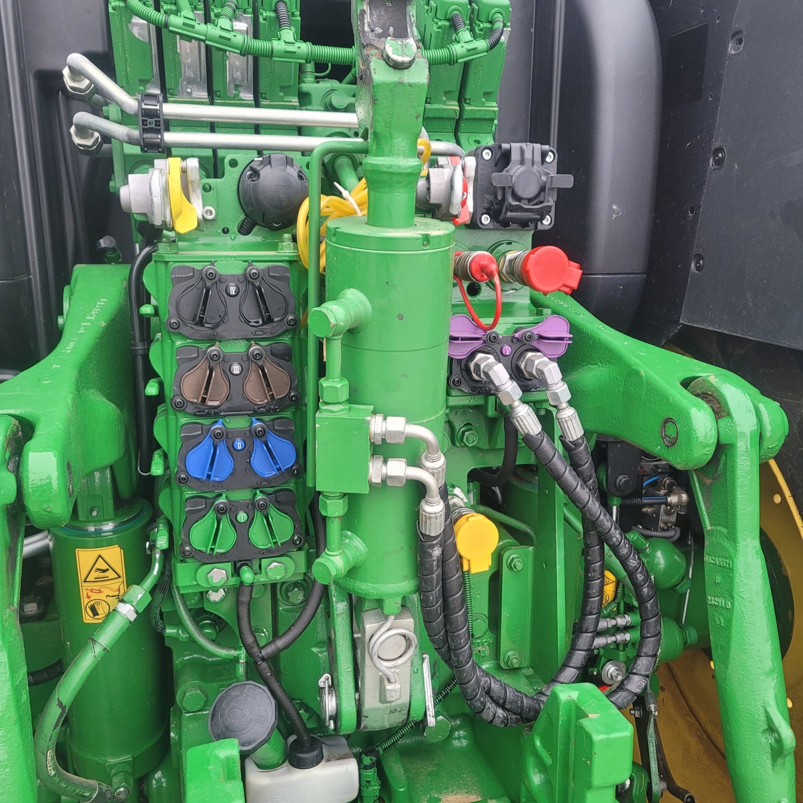 Traktor типа John Deere 6R185, Gebrauchtmaschine в Röttingen - Strüth (Фотография 10)