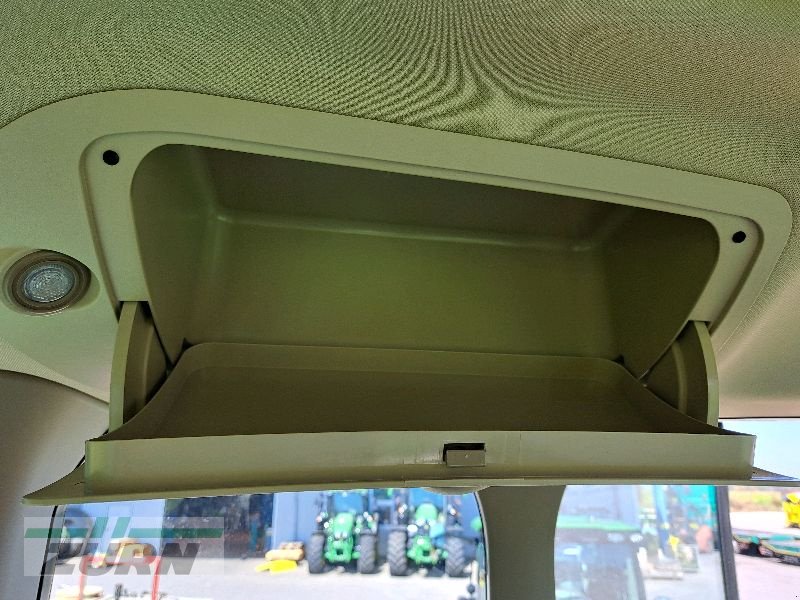 Traktor des Typs John Deere 6R195 / 6R195, Neumaschine in Untermünkheim (Bild 19)