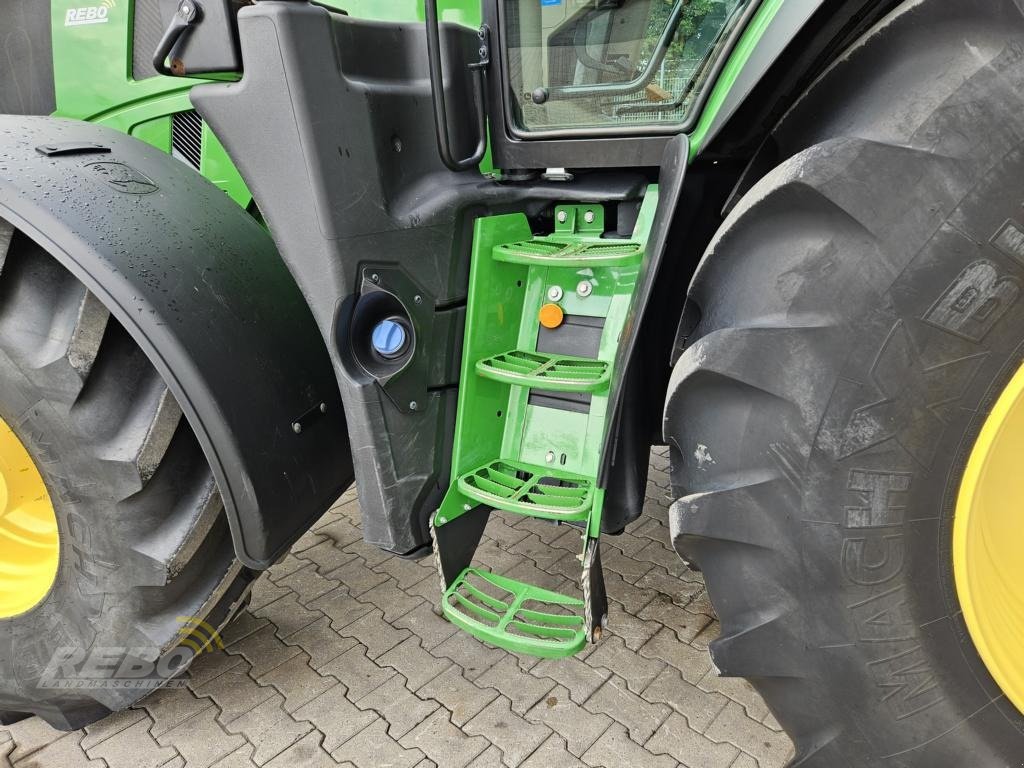 Traktor van het type John Deere 6R195 TRAKTOR, Gebrauchtmaschine in Schwaförden (Foto 16)