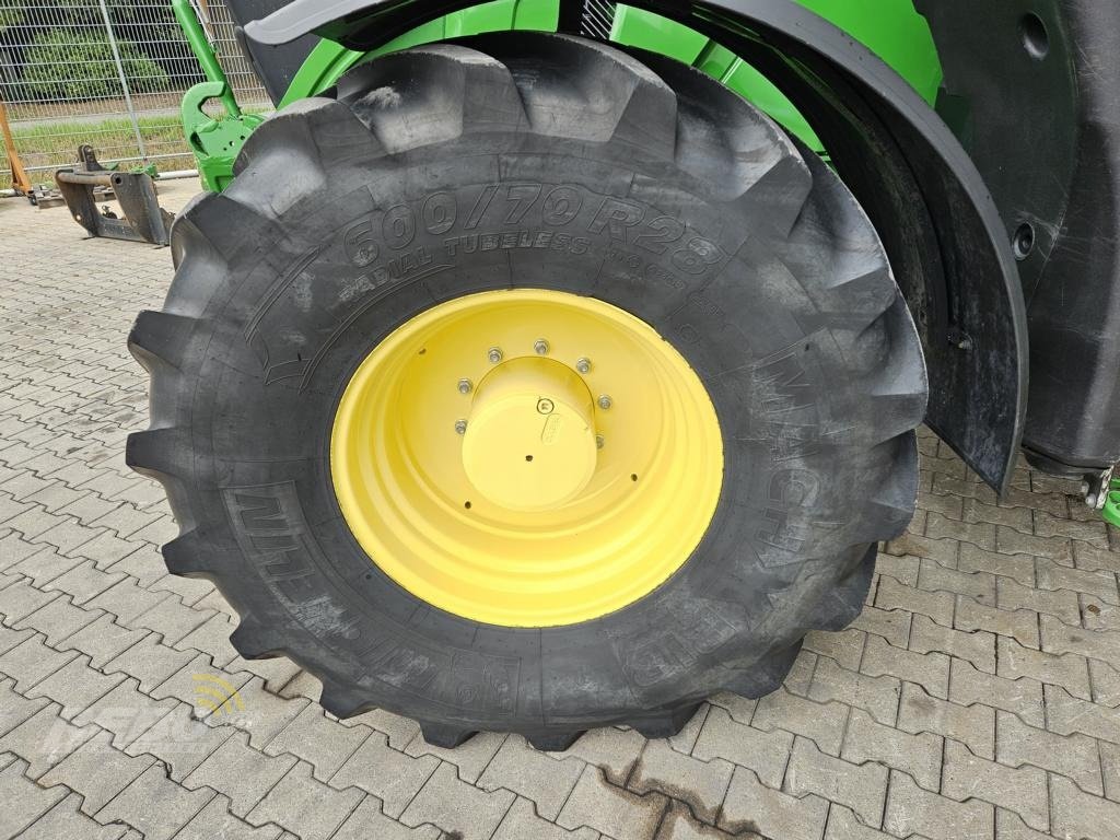 Traktor van het type John Deere 6R195 TRAKTOR, Gebrauchtmaschine in Schwaförden (Foto 17)