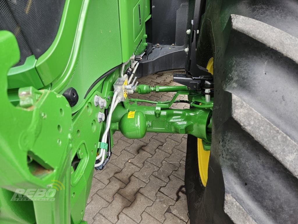 Traktor van het type John Deere 6R195 TRAKTOR, Gebrauchtmaschine in Schwaförden (Foto 18)