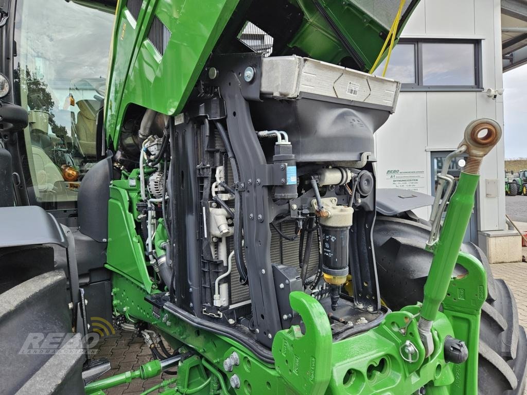 Traktor van het type John Deere 6R195 TRAKTOR, Gebrauchtmaschine in Schwaförden (Foto 25)