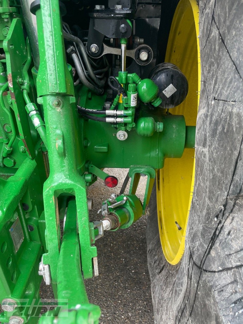 Traktor des Typs John Deere 6R195, Neumaschine in Merklingen (Bild 7)