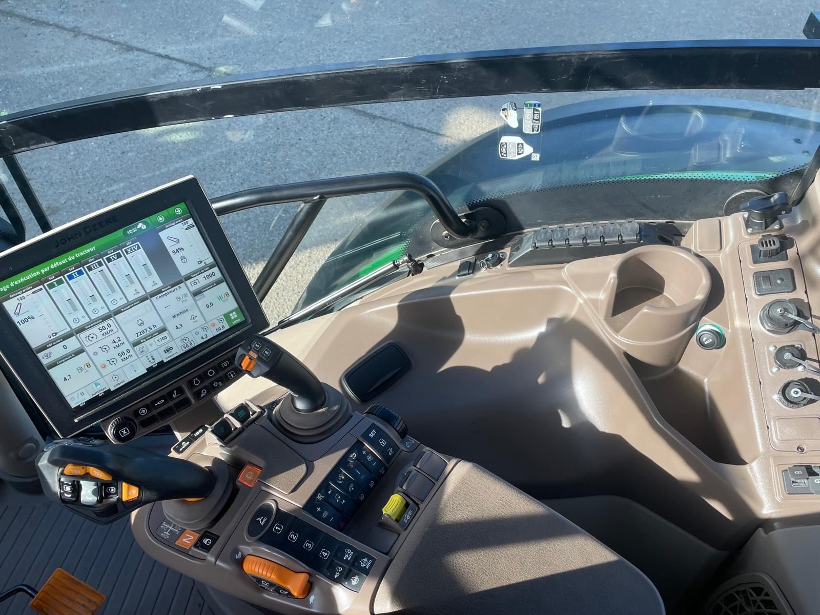 Traktor of the type John Deere 6R195, Gebrauchtmaschine in BOSC LE HARD (Picture 9)