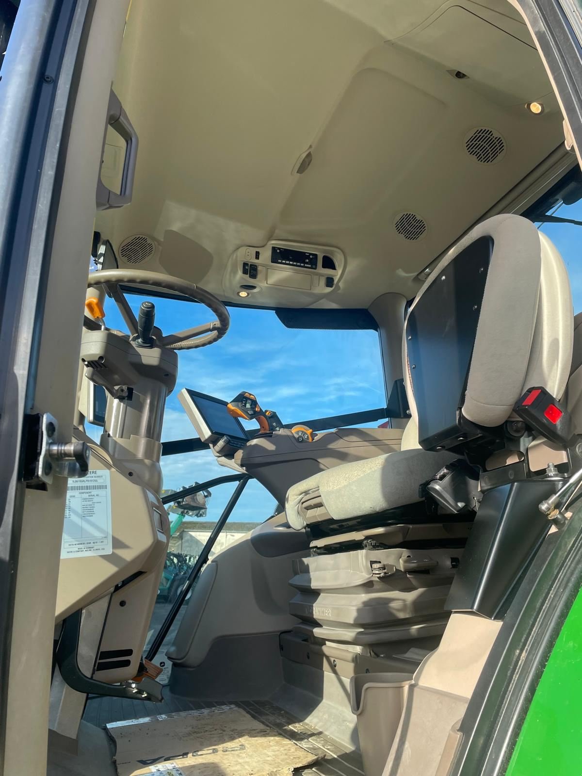 Traktor of the type John Deere 6R195, Gebrauchtmaschine in BOSC LE HARD (Picture 8)