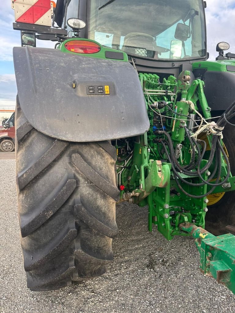 Traktor typu John Deere 6R195, Gebrauchtmaschine w MONTLUCON (Zdjęcie 5)