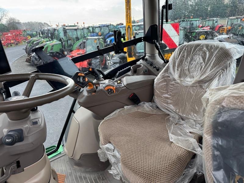 Traktor des Typs John Deere 6R215, Gebrauchtmaschine in Wargnies Le Grand (Bild 11)