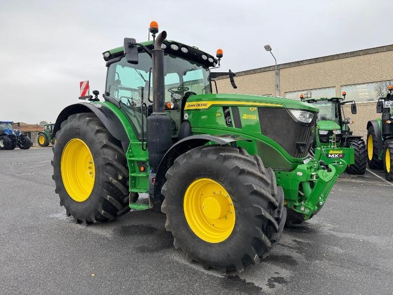Traktor des Typs John Deere 6R215, Gebrauchtmaschine in Wargnies Le Grand (Bild 5)