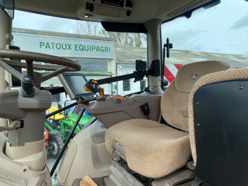 Traktor des Typs John Deere 6R215, Gebrauchtmaschine in Wargnies Le Grand (Bild 8)