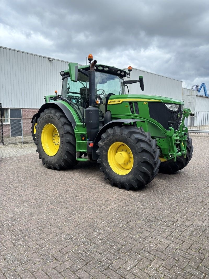 Traktor du type John Deere 6R215, Gebrauchtmaschine en Staphorst (Photo 7)