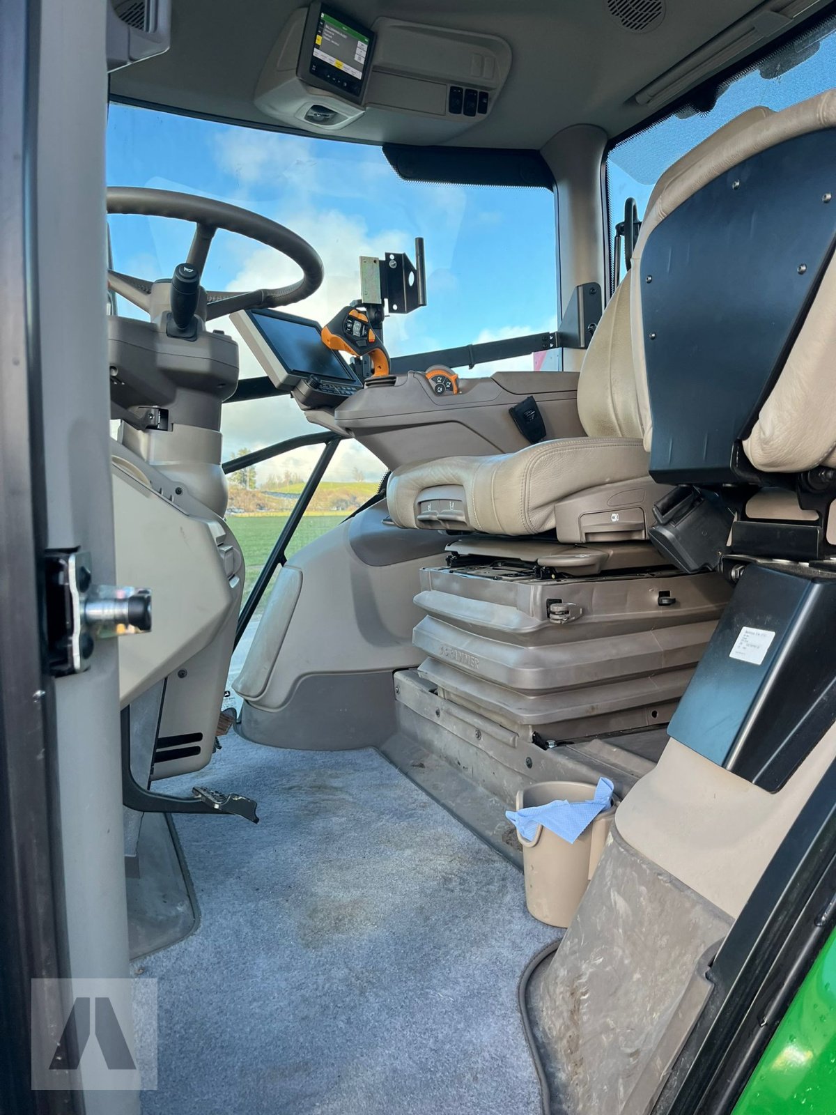 Traktor типа John Deere 6R215, Gebrauchtmaschine в Antdorf (Фотография 12)