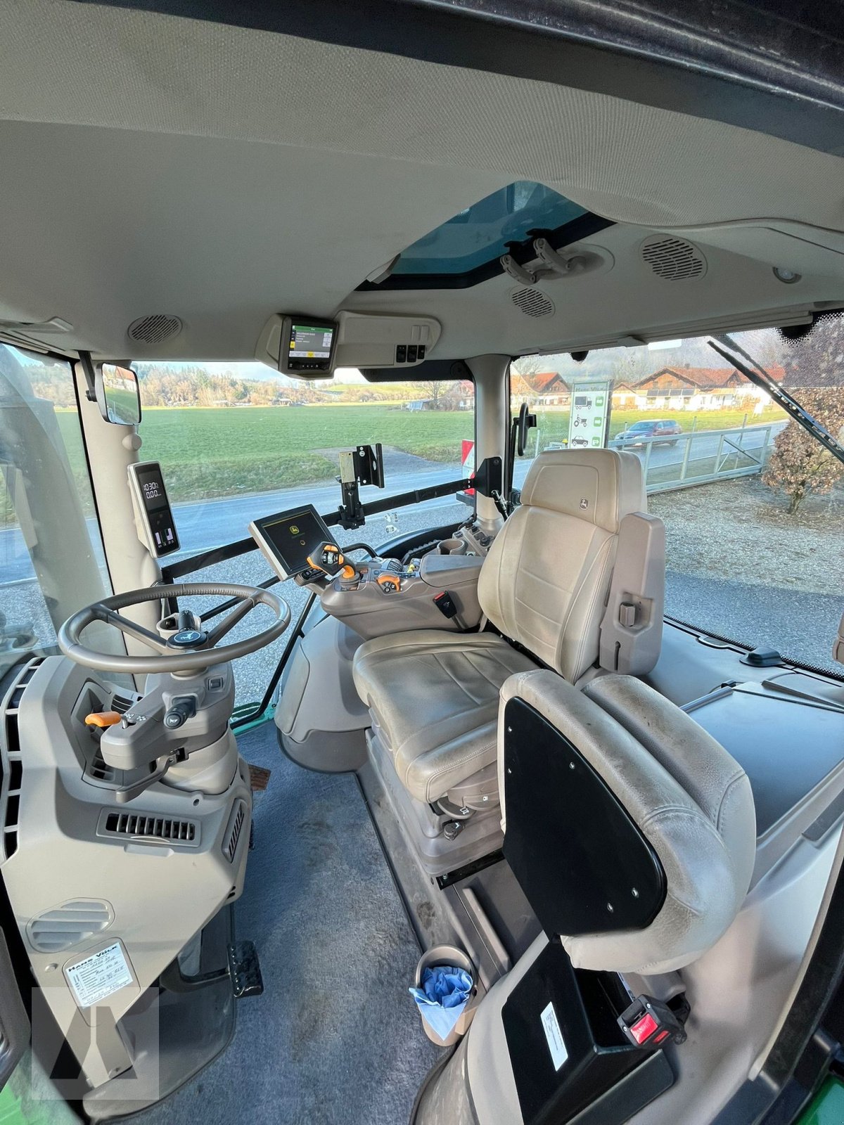 Traktor типа John Deere 6R215, Gebrauchtmaschine в Antdorf (Фотография 13)