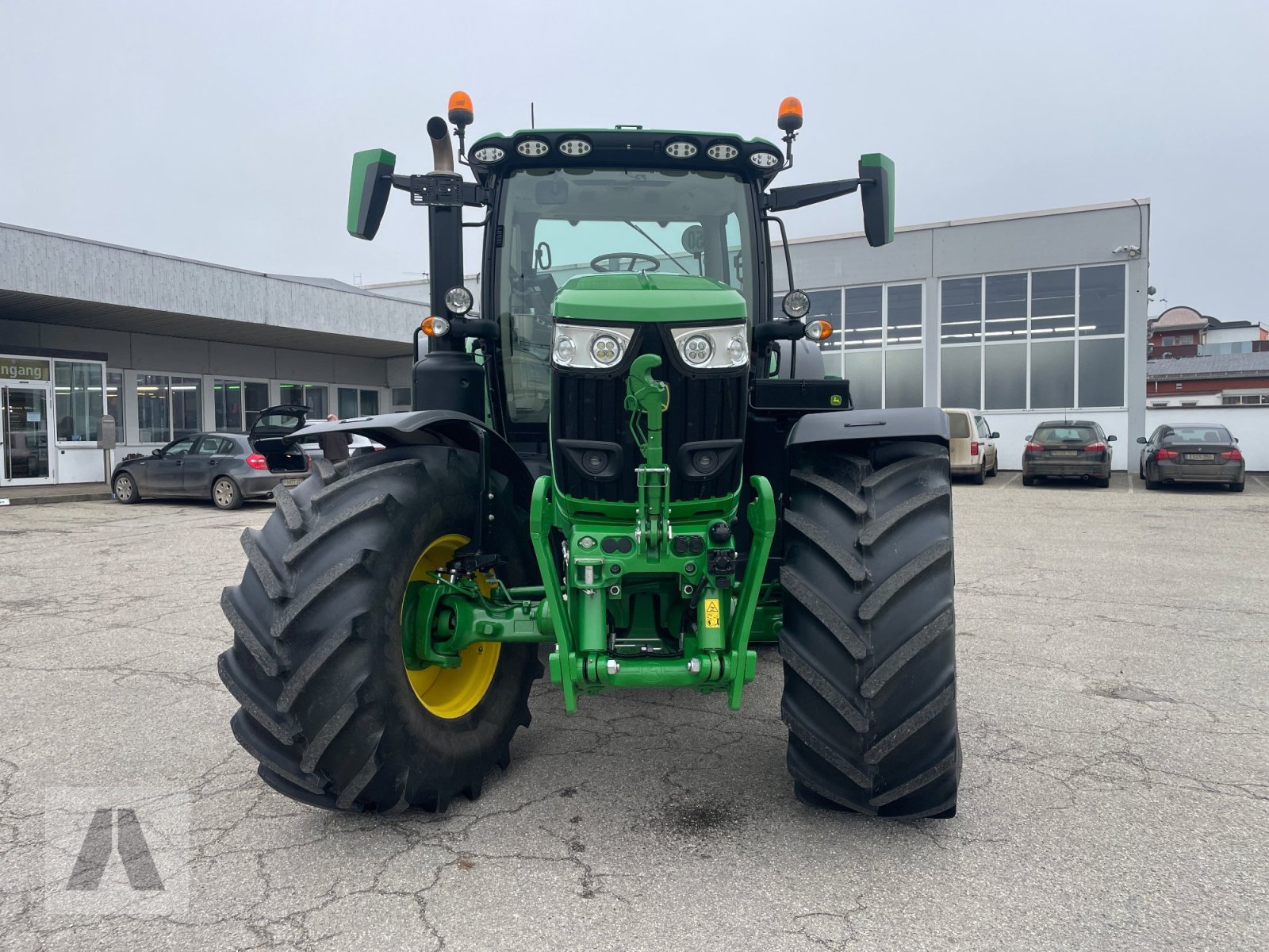 Traktor του τύπου John Deere 6R215, Gebrauchtmaschine σε Eggenfelden (Φωτογραφία 4)