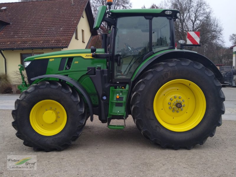 Traktor des Typs John Deere 6R215, Gebrauchtmaschine in Pegnitz-Bronn (Bild 1)