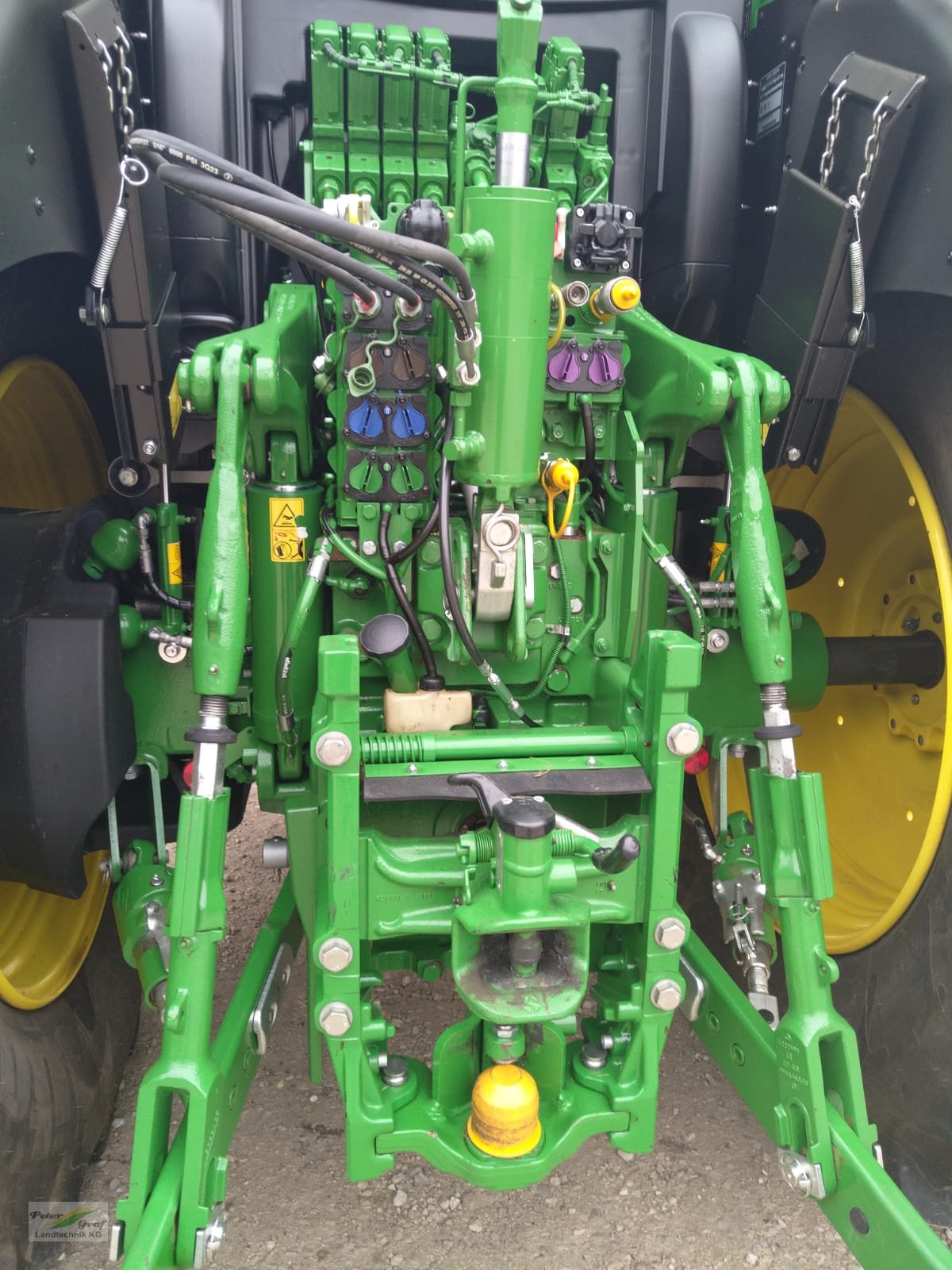 Traktor des Typs John Deere 6R215, Gebrauchtmaschine in Pegnitz-Bronn (Bild 9)