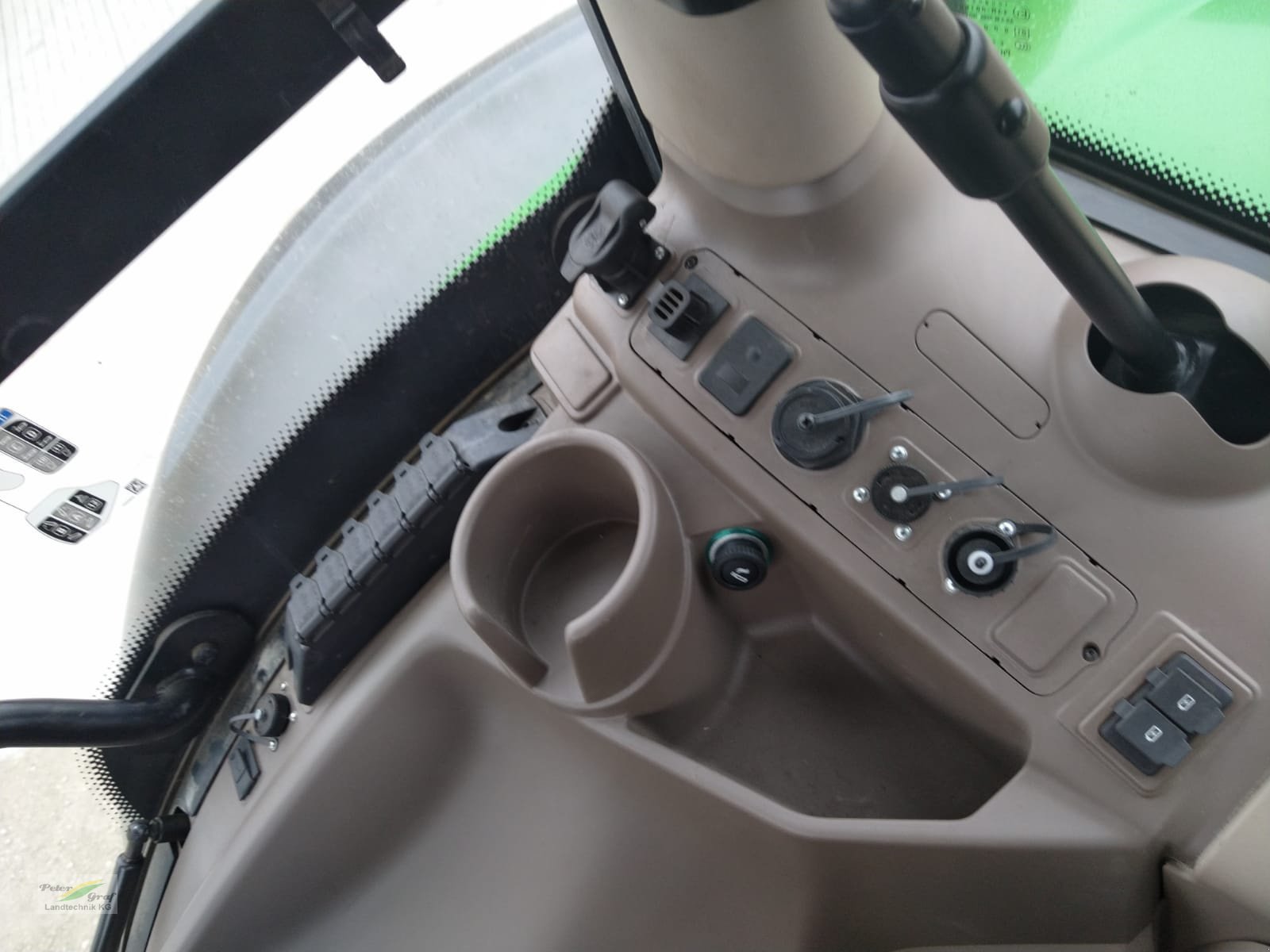 Traktor des Typs John Deere 6R215, Gebrauchtmaschine in Pegnitz-Bronn (Bild 12)