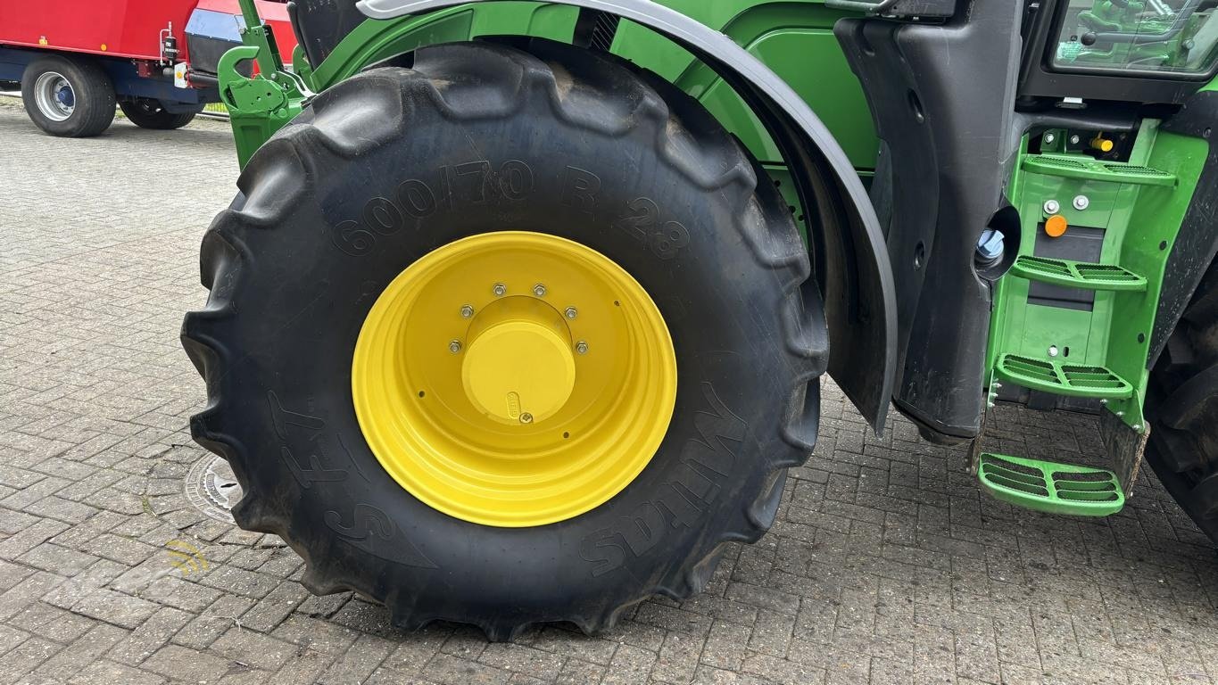 Traktor des Typs John Deere 6R215, Gebrauchtmaschine in Schwaförden (Bild 14)