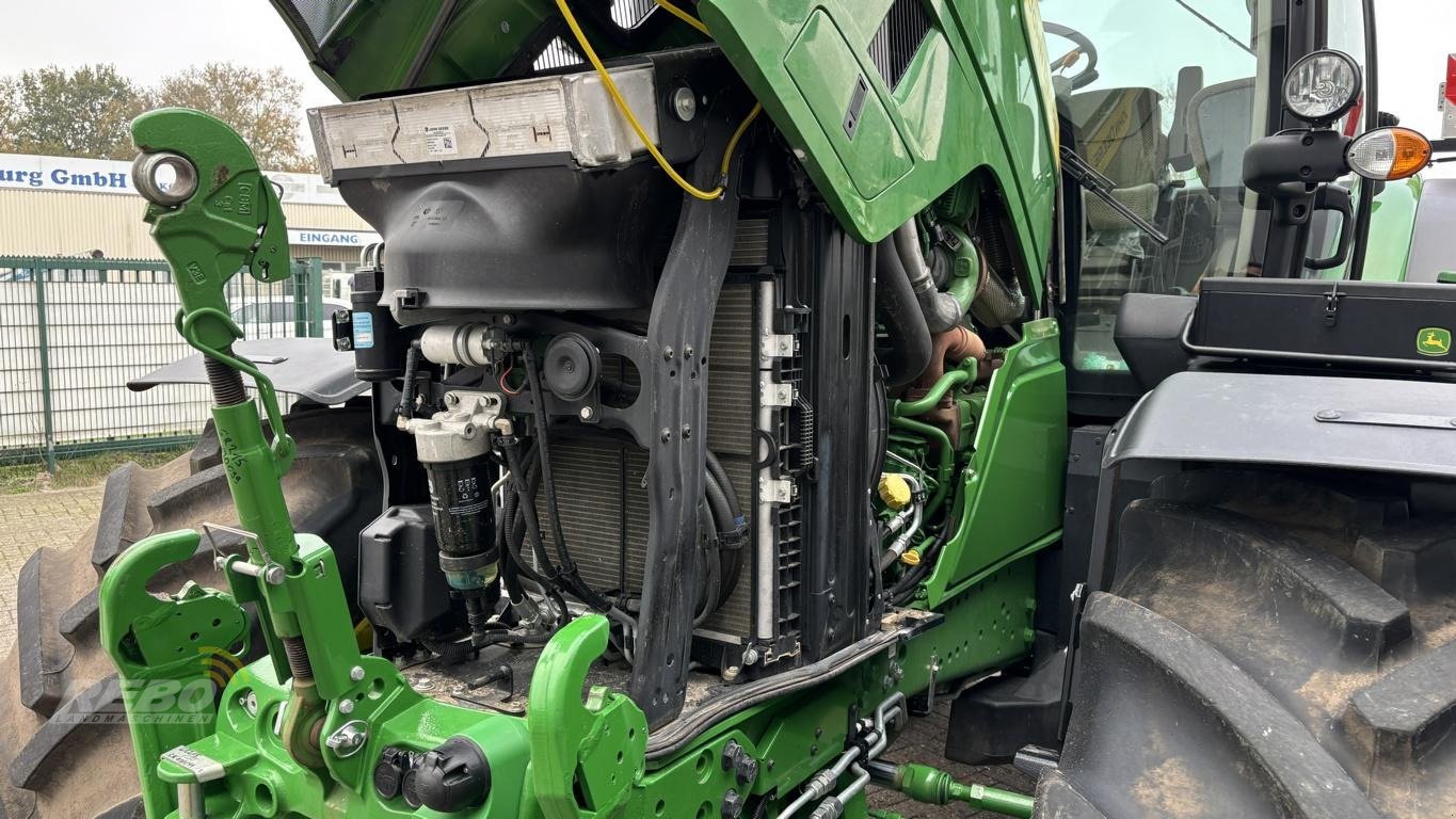 Traktor des Typs John Deere 6R215, Gebrauchtmaschine in Schwaförden (Bild 30)