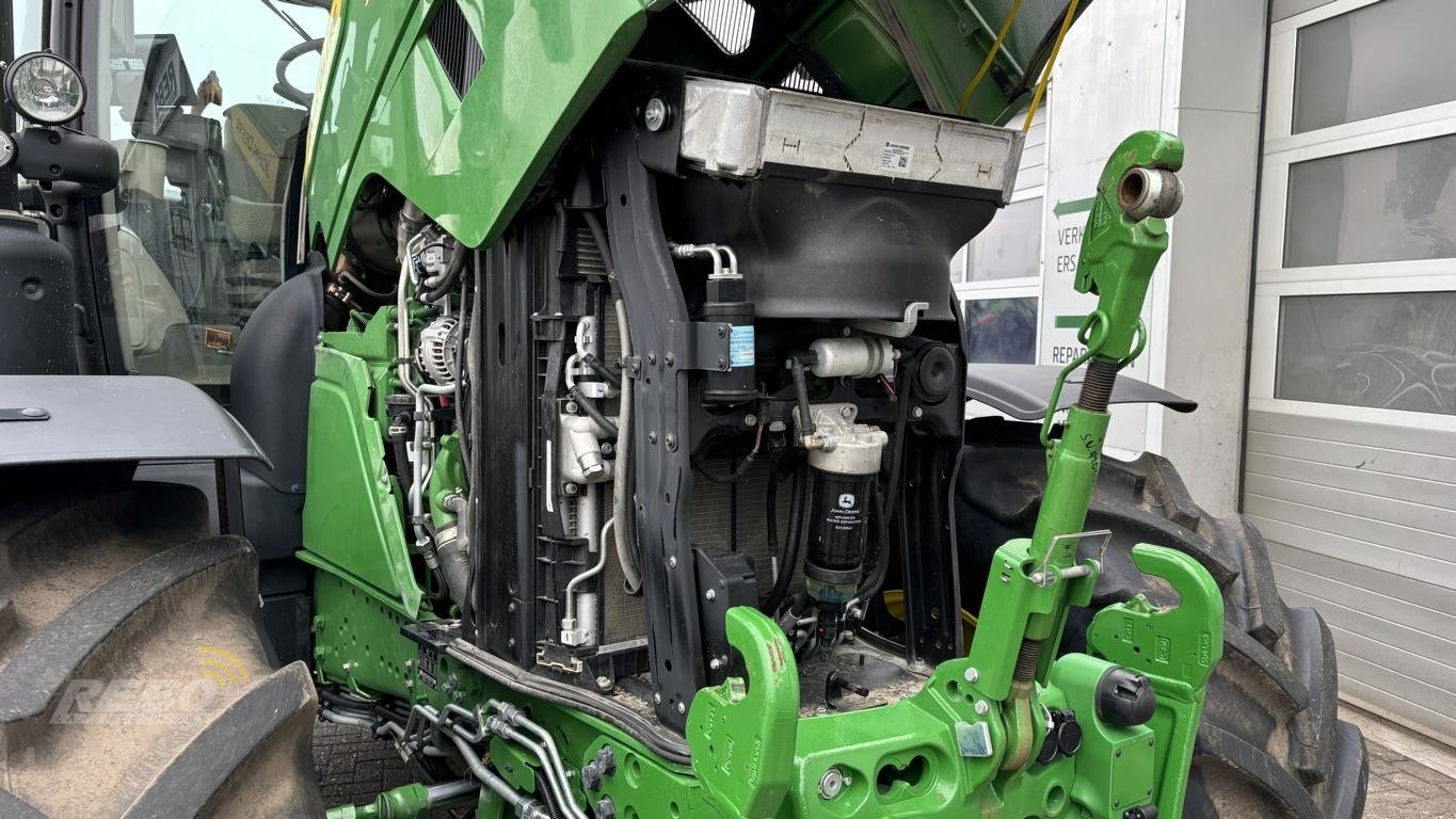 Traktor des Typs John Deere 6R215, Gebrauchtmaschine in Schwaförden (Bild 31)