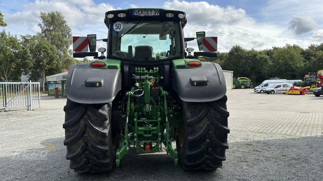 Traktor des Typs John Deere 6R215, Neumaschine in Aurich (Bild 7)