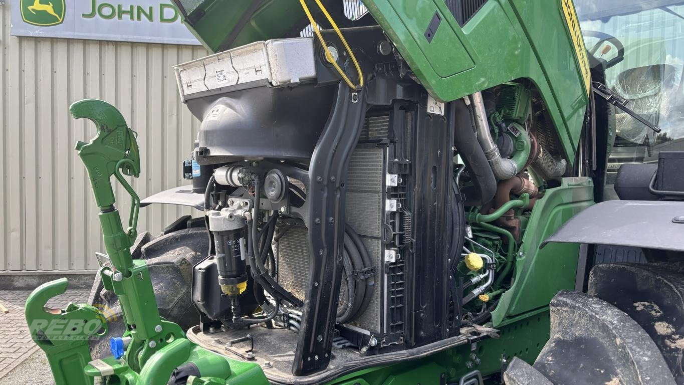 Traktor des Typs John Deere 6R215, Neumaschine in Aurich (Bild 18)