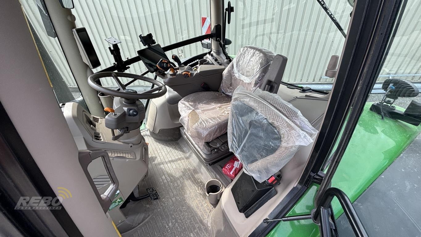Traktor des Typs John Deere 6R215, Neumaschine in Aurich (Bild 30)