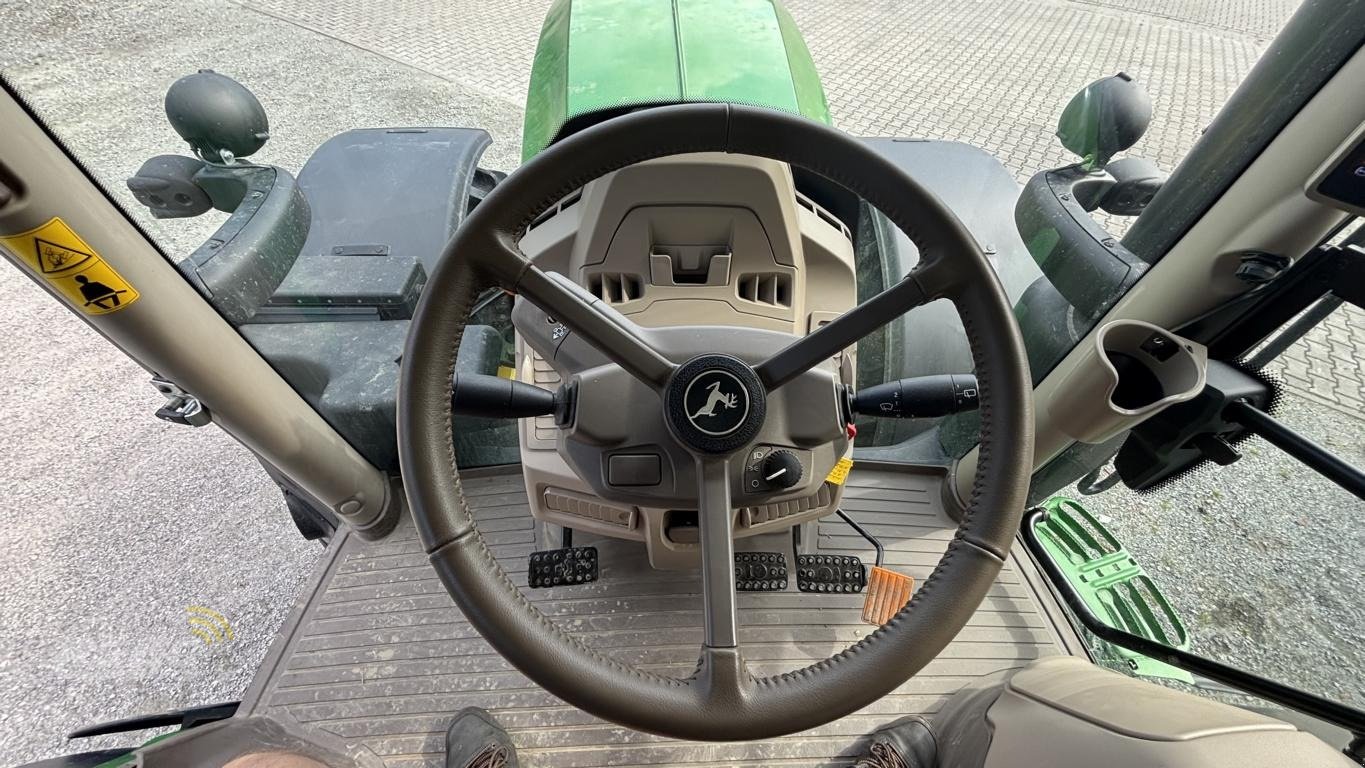 Traktor des Typs John Deere 6R215, Neumaschine in Aurich (Bild 31)